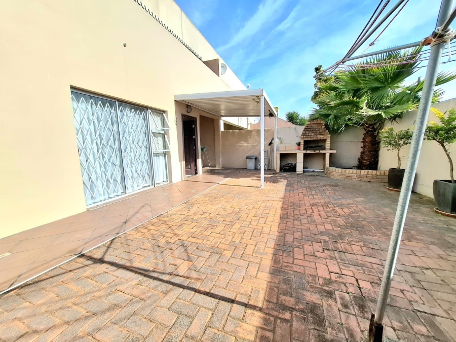 To Let 3 Bedroom Property for Rent in Dorchester Heights Eastern Cape